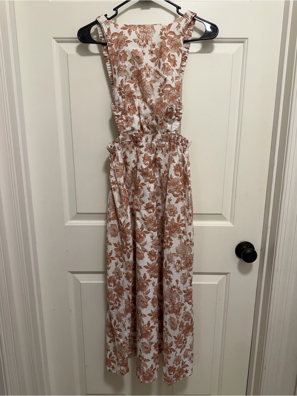 Petal & Pup Tan Floral Printed Aubrey Cutout Open Back Midi Dress Size 2 - Picture 3 of 6